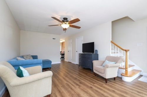 115 Jamestown Dr, Springfield, MA 01108-3145