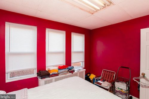 7316 Frankford Ave, Philadelphia PA 19135-3405 exterior