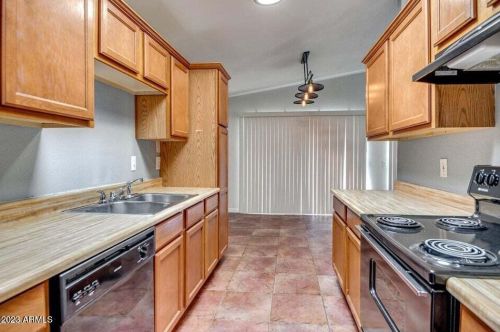 2702 Estrella Dr, Chandler AZ 85224-7814 exterior