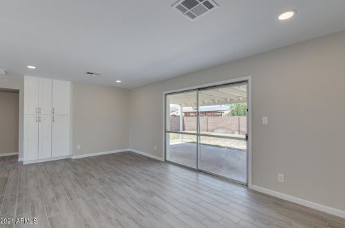 5602 42nd Ln, Phoenix AZ  85019-2001 exterior