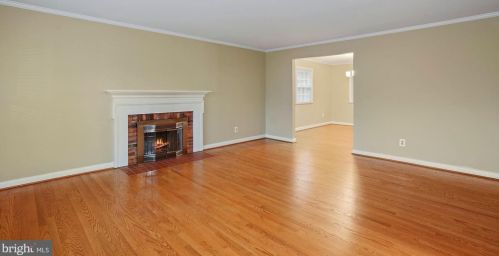 6155 Kellogg Dr, Mc Lean VA  22101-3120 exterior