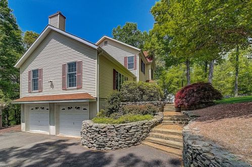 5 Iverson Ct, Rockaway, NJ 07866-4319