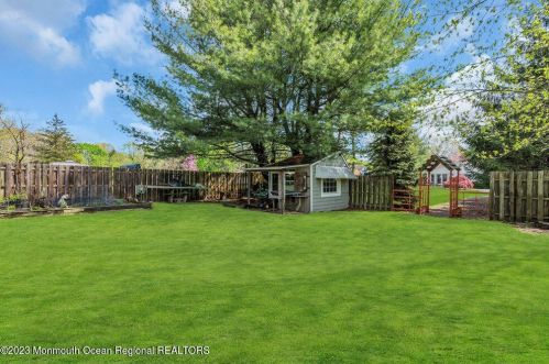 242 Hope Chapel Rd, Jackson Twp NJ  08527-5023 exterior