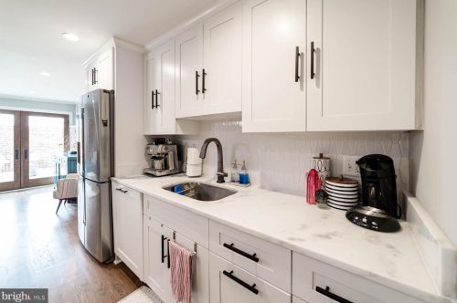 1011 Duke St, Alexandria VA 22314-3402 exterior