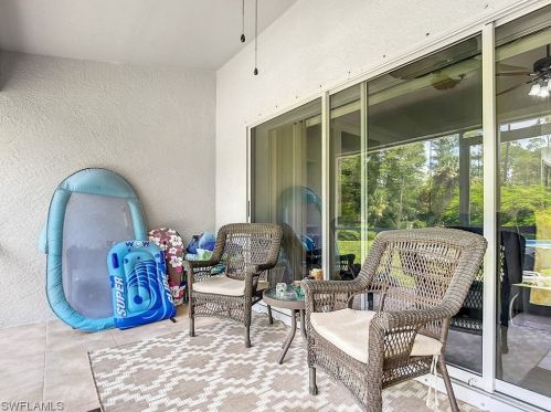 121 29 St, Naples FL 34117-4240 exterior