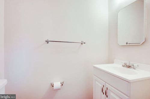 8311 Claremont Wood Dr, Alexandria VA 22309-1895 exterior