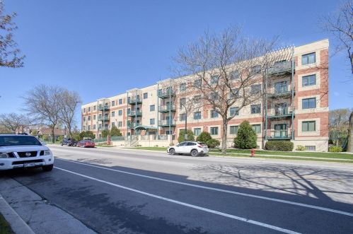 3710 Oakland Ave, Milwaukee WI 53211-2281 exterior