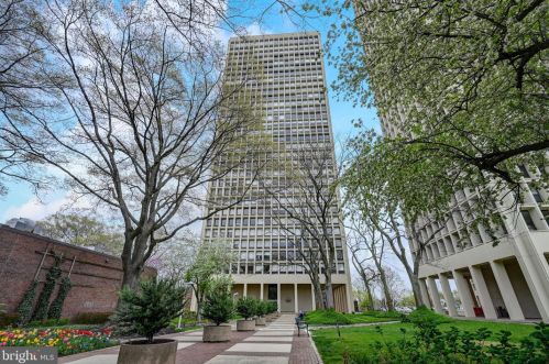 200 Locust St, Philadelphia PA  19106-3915 exterior