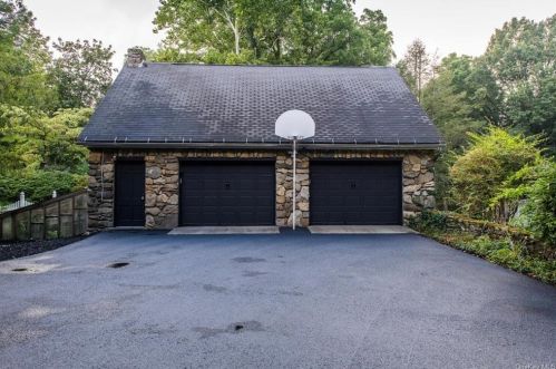 97-105 Kingwood Park, Poughkeepsie NY  12601-5448 exterior