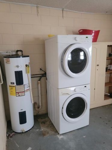 4310 Chateau Rd, Orlando FL 32808-5003 exterior