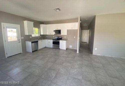 109 27th St, Tucson, AZ 85713-4169