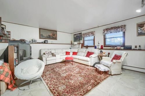 9 Melanie Ct, Valley Cottage NY 10989-1325 exterior