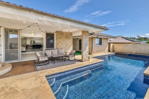 1490 Ala Leleu St, Honolulu HI  96818-1515 exterior