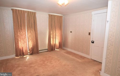 795 Abbottstown Pike, Hanover PA 17331-8235 exterior