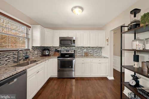 211 California Trl, Browns Mills NJ 08015-5640 exterior