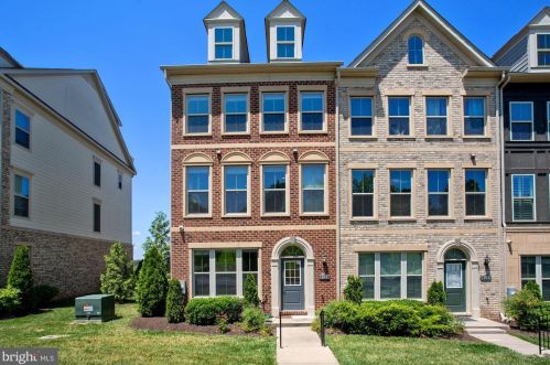 3123 Fort Lincoln Dr, Washington DC  20018-4311 exterior