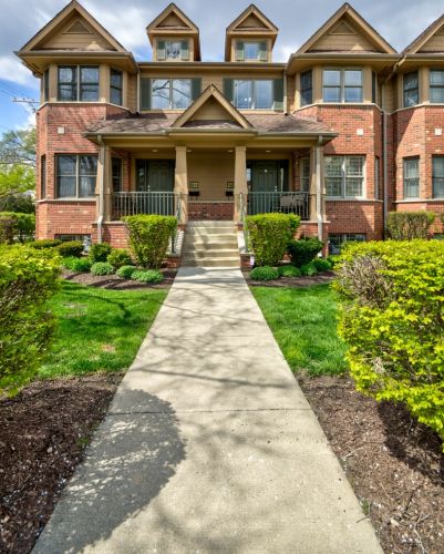 224 Addison Ave, Elmhurst, IL 60126-2723