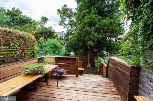 5150 Cedar Ave, Philadelphia PA 19143-1524 exterior