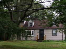 27 Goddard St, Newton, MA 02461-1917