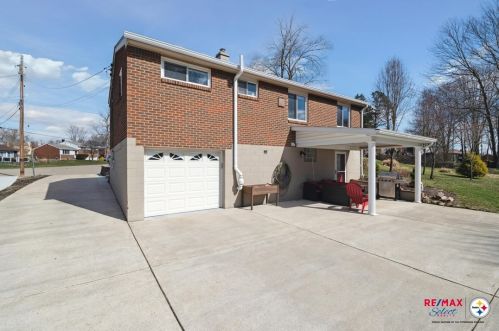 283 Longleaf Dr, Moon Twp PA  15108-3135 exterior
