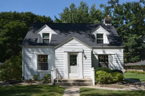 2315 Fairfield Ave, Kalamazoo, MI 49048-2602