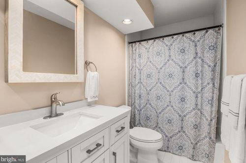 9821 Avenel Farm Dr, Rockville MD  20854-5414 exterior