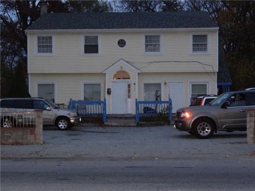 706 Plainfield St, Providence RI  02909-4647 exterior