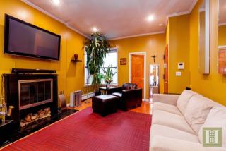 206 124th St, New York NY  10027-4927 exterior