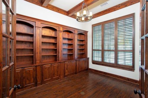 652 Clearwater Dr, Irving TX  75039-3652 exterior