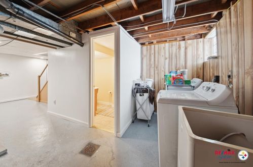 283 Longleaf Dr, Moon Twp PA  15108-3135 exterior