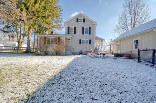 92 West St, Windsor Locks CT  06096-1813 exterior