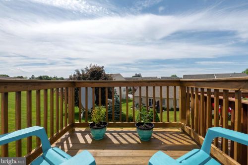 105 Knollwood Dr, Lancaster PA 17601-5613 exterior