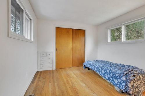 27 Essex St, Manchester CT 06040-4003 exterior