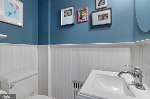 4 Morgan Ln, Media PA 19063-2224 exterior