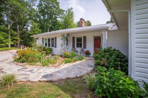 349 Nadias Ridge Dr, Nebo, NC 28761-7773