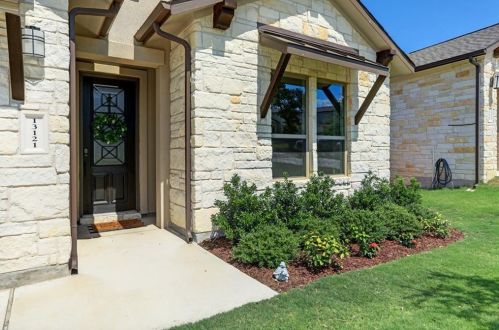 13121 Cardinal Flower Dr, Austin TX  78739 exterior