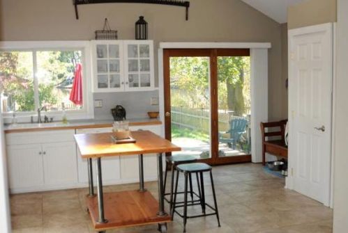 6 Halstead St, Clinton, NJ 08809-1307