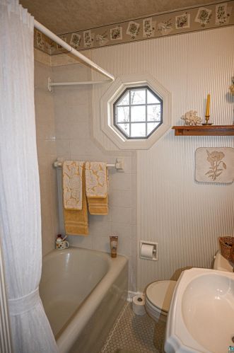 2815 Superior St, Duluth MN 55804-2448 exterior