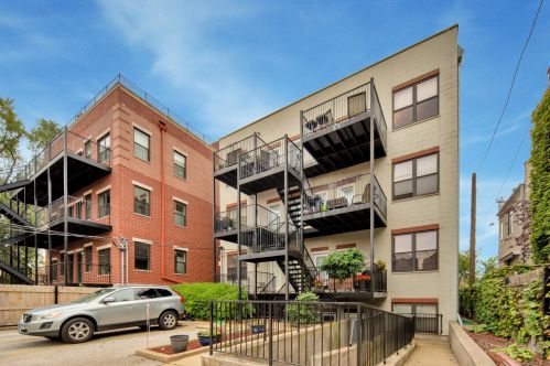 4449 Lake Park Ave, Chicago IL  60653-3722 exterior