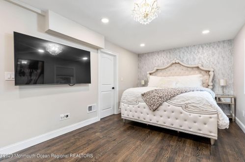 6 Stevens Pl, Hazlet NJ  07730-1205 exterior