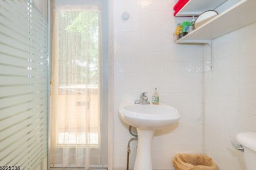 89 Chestnut St, Nutley NJ 07110-2432 exterior