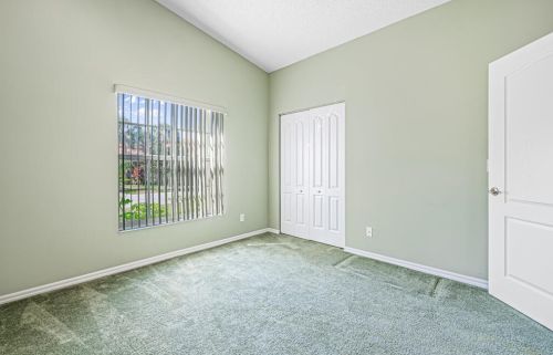 8602 Logia Cir, Boynton Beach FL 33472-7112 exterior