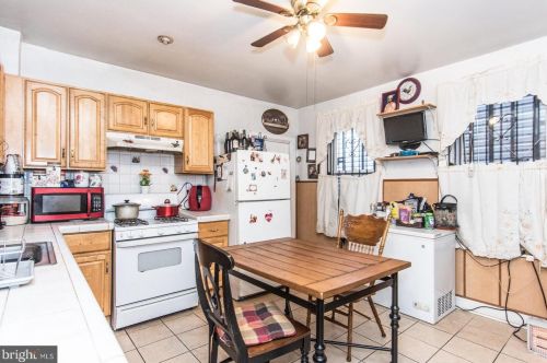 2415 Hancock St, Philadelphia PA 19133-3802 exterior