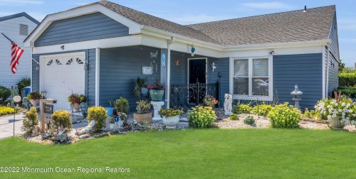 43 Gladstone Ave, Lakehurst NJ 08759-6625 exterior