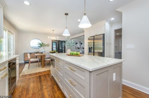 18 Kensington Ter, Maplewood NJ  07040-1323 exterior