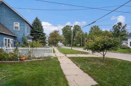 2185 Moon St, Meskegon MI 49441-1551 exterior