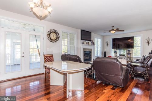 8106 Ashton St, Alexandria VA 22309-1345 exterior