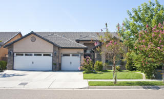 1967 Stagecoach Pl, Tulare, CA 93274-8577