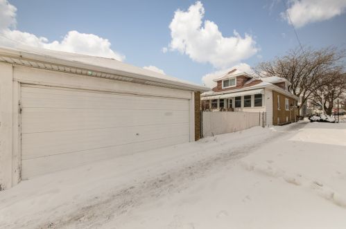 3657 Artesian Ave, Chicago IL 60645-5301 exterior