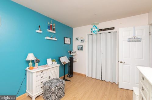 18 Trinity Ln, Blenheim NJ exterior